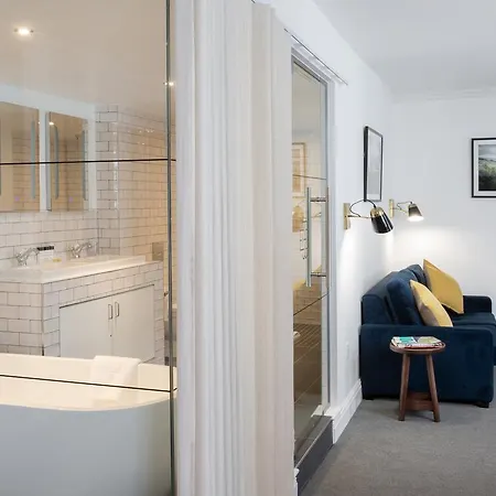Hotel The Black Bull 5*